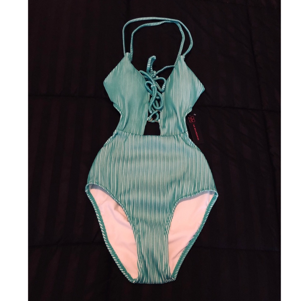 Bathing suit SOLD 🔴